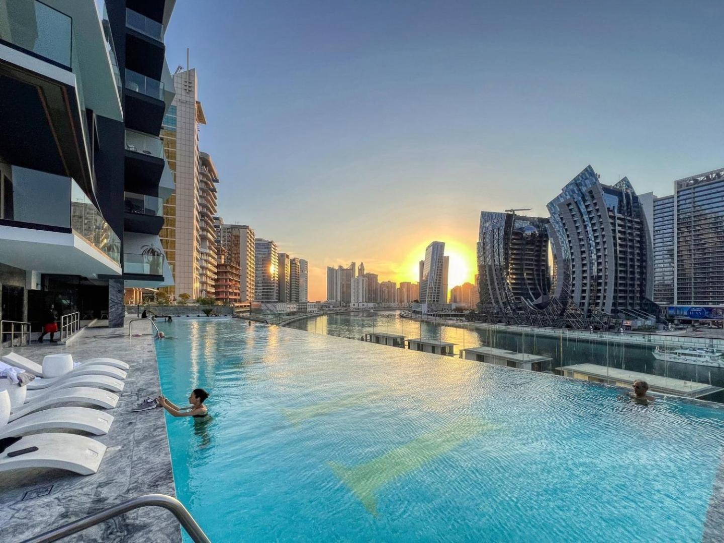 Aws Homes - Dreamful Views Of The Burj Apartment